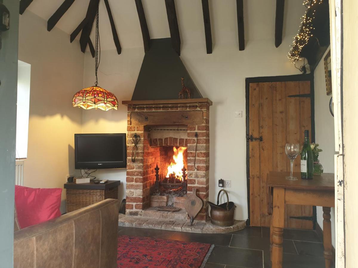 Delightful Cottage On The River Adur Close To Brighton & The Downs No Dogs Sorry Upper Beeding Luaran gambar